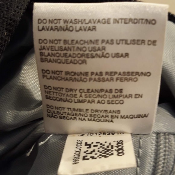 Adidas Gym Tote Bag with Faux Leather Bottom & Handes - Picture 10 of 10